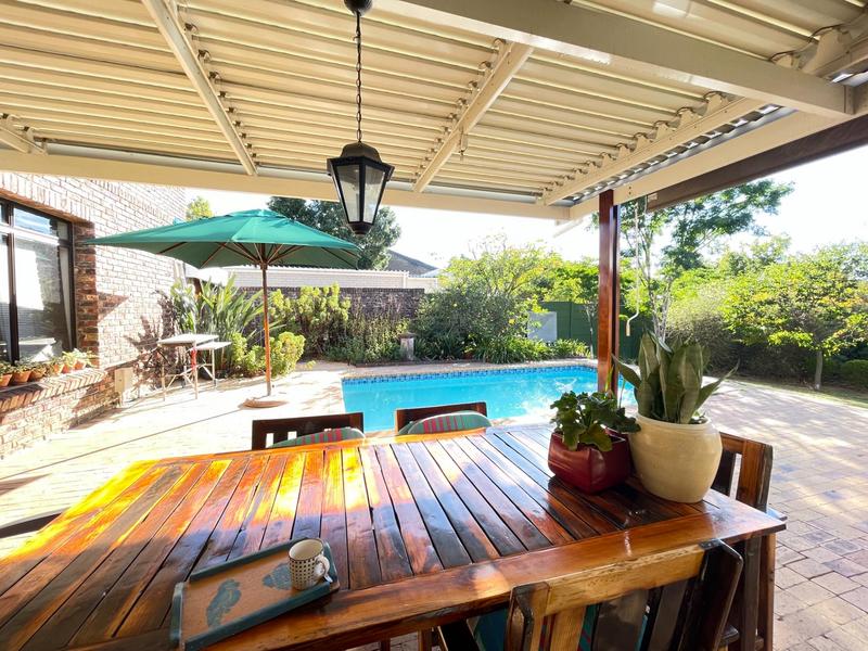 5 Bedroom Property for Sale in Bergzicht Western Cape